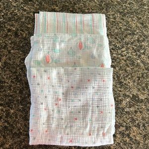 Pack of 3 Aden + Anais muslin large swaddle blankets